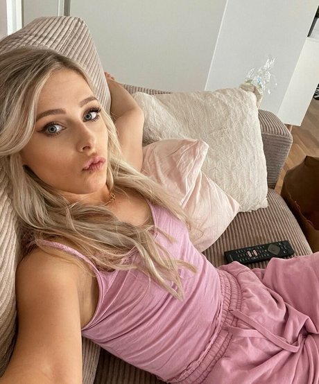 Milschbaum erotic star archive