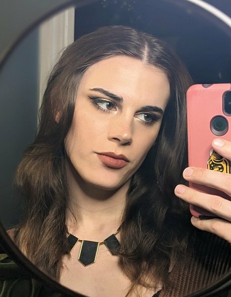 ayyy vuh pornstar nude image