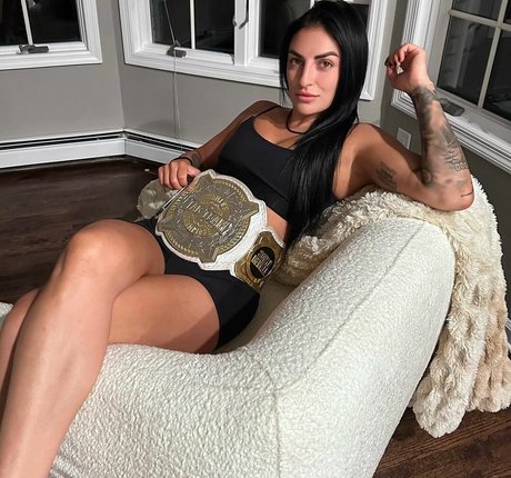 Sonya Deville model nude pic
