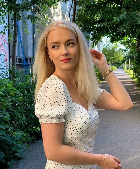 Mimi Lintrup exclusive model pics