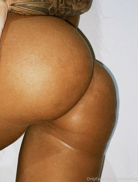 Julia Bhering model pictures