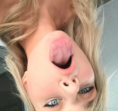 inkanuko model top pic