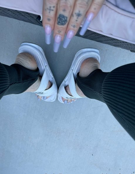 goddessfendi sex model img