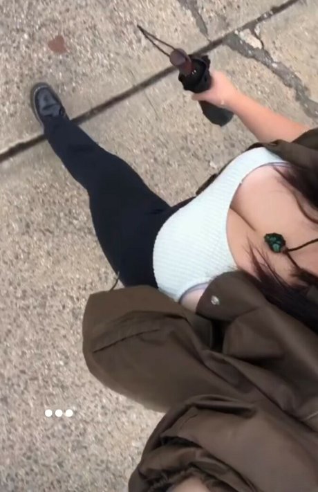 thespicysalmonroll model nude image