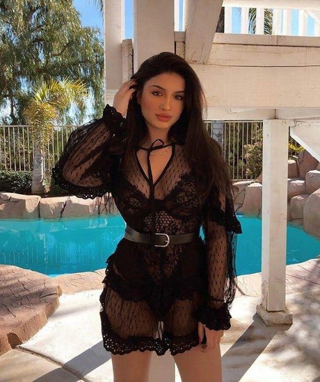 Alishba Sheikh model nice pic