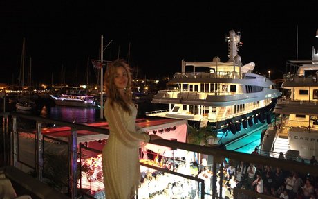 Ashley Johnson high quality star photo