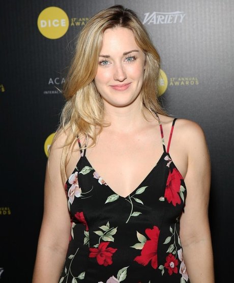 Ashley Johnson sexy actress galleries