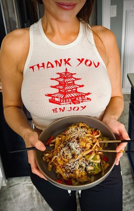 Macy Malibustrings nude model gallery