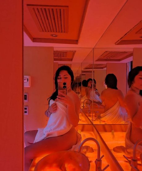 Kenia Cubos star sexy pictures