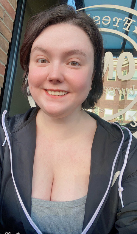 vixenshelbyfree adult star archive