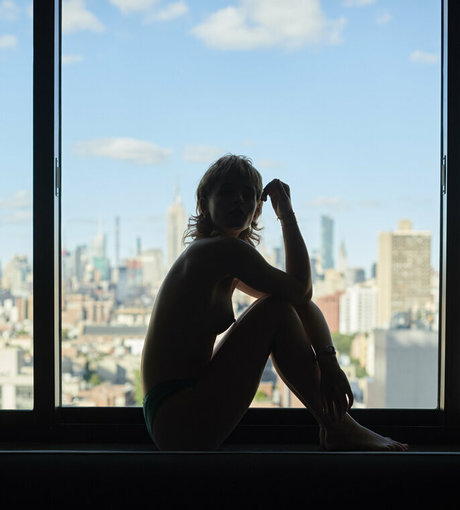 Esther Rose McGregor star erotic gallery