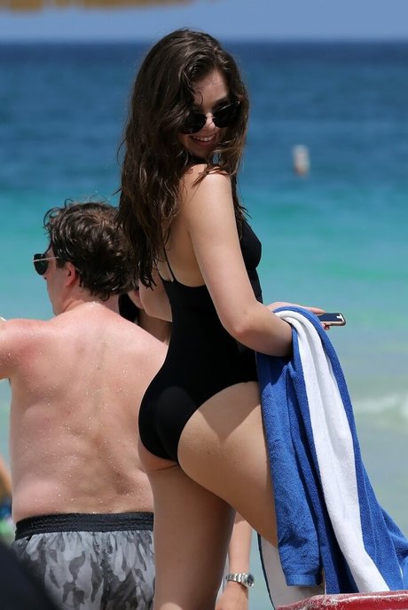 Hailee Steinfeld star pornographic archive