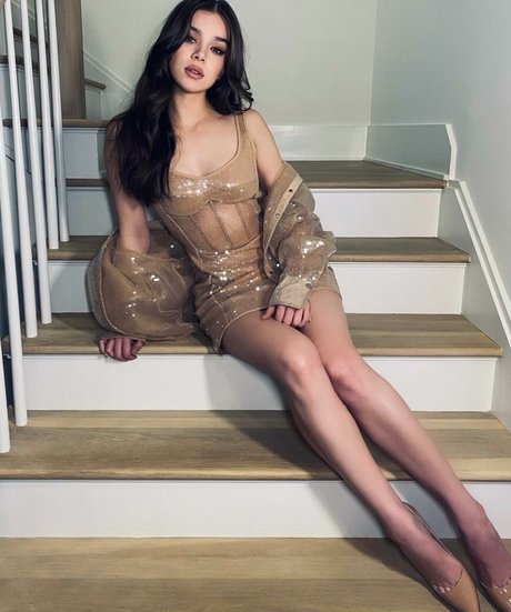 Hailee Steinfeld top star gallery