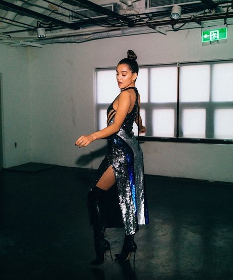 Hailee Steinfeld nice star galleries