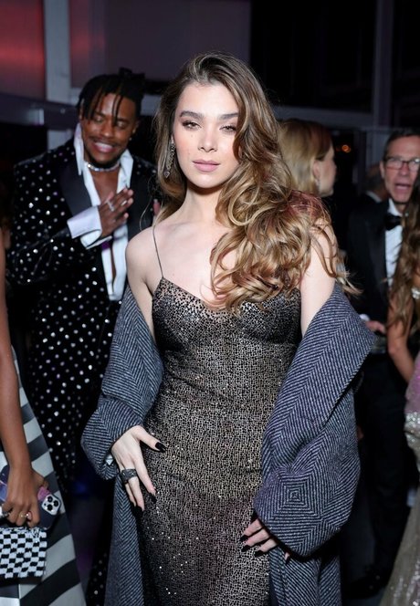 Hailee Steinfeld star sex photo