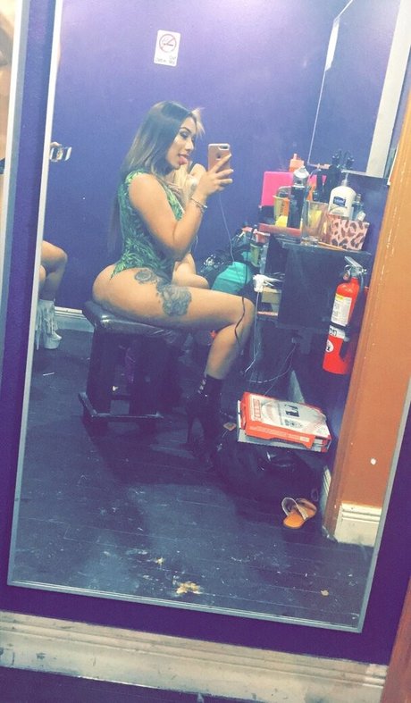 melifineass model nude image