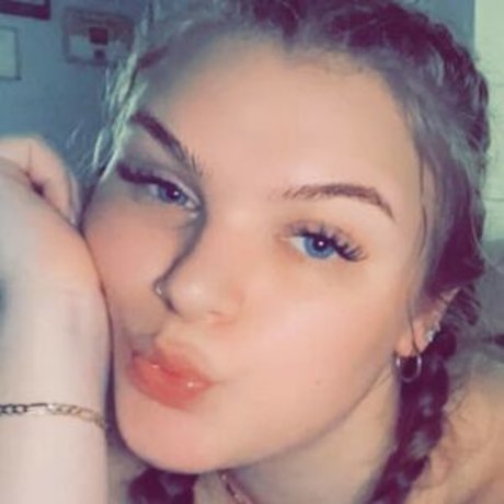 EmilyLittless star sexy pics