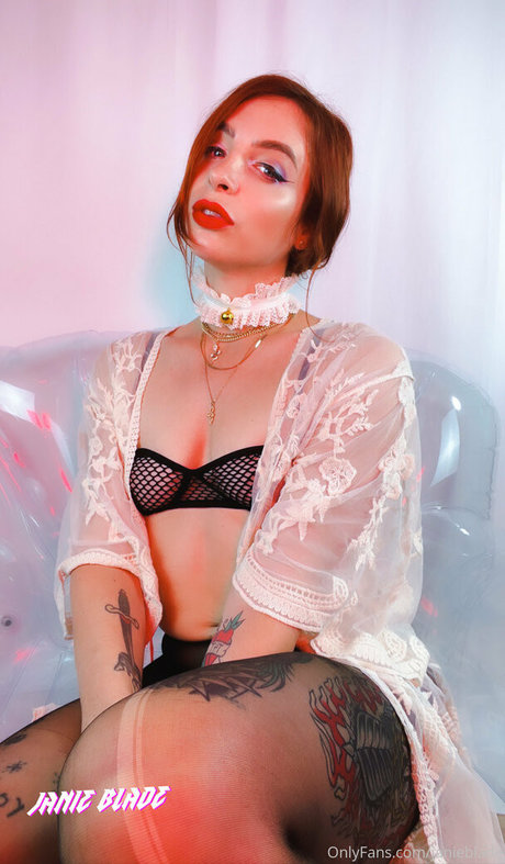 janieblade sexy model pics