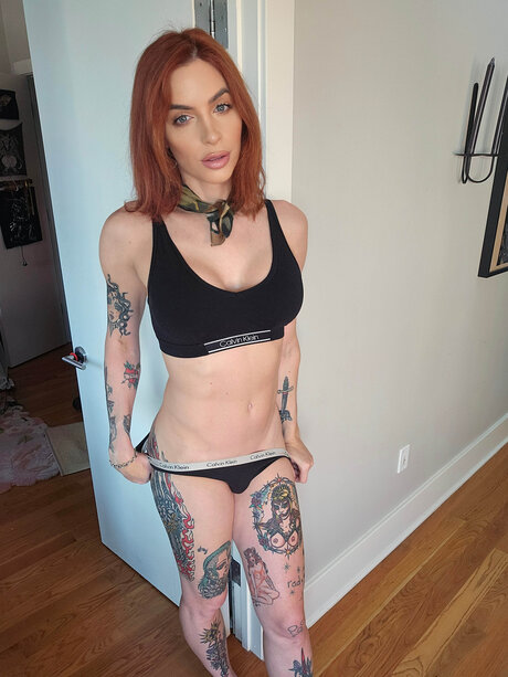 janieblade nice actress galleries