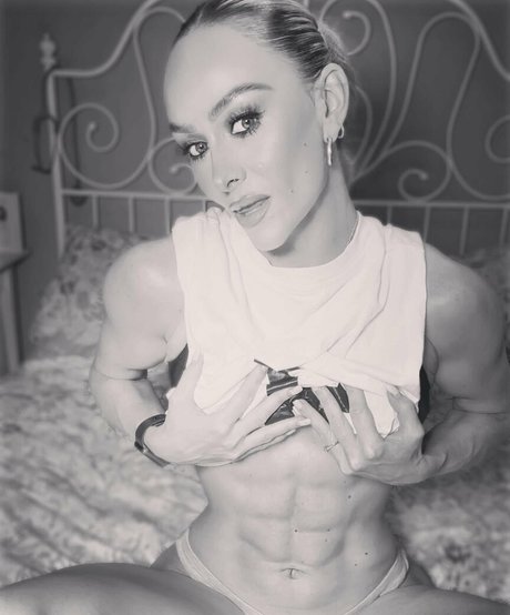 Kitty Lo pornstar nudes img