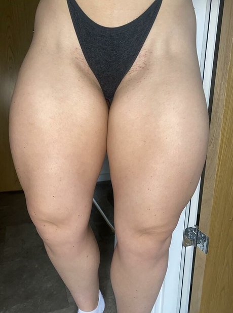 Hettie model pornographic photos