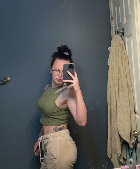 MuscleMommy002 free pornstar pictures