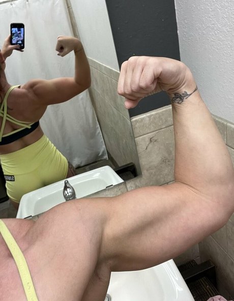 NoPlainJane model perfect images