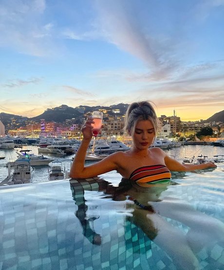 Alissa Violet star pornographic pic