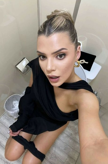 thai ladyboy onlyfans beautiful naked galleries