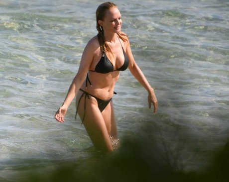 Heather Graham exclusive actress photo