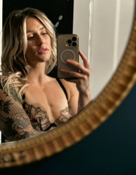 Josie Hamming hot model pic