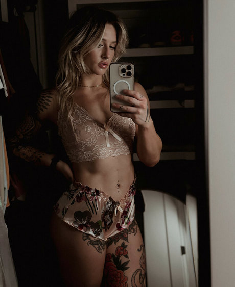 Josie Hamming model top image