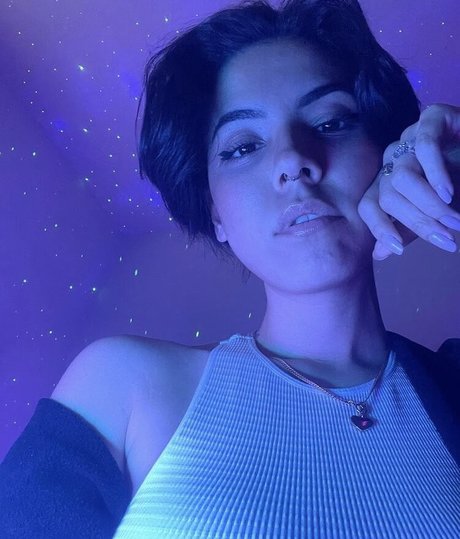 Luna Bloom model naked galleries