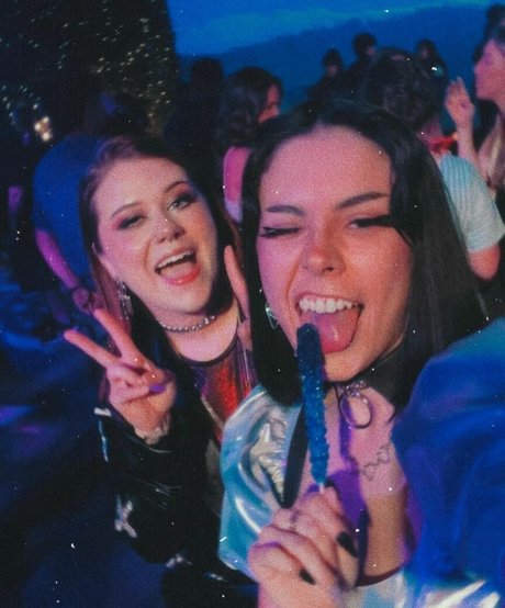 Luna Bloom pornstar best picture