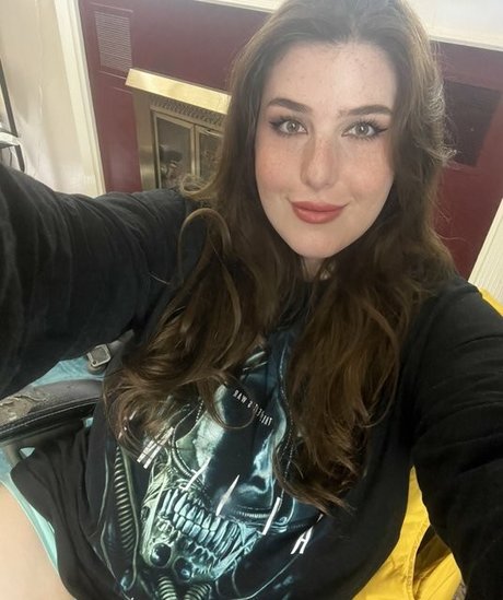 Moxy Mary nudes model pictures