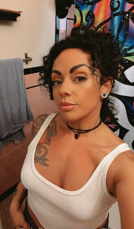 Solo Darling pornstar xxx gallery