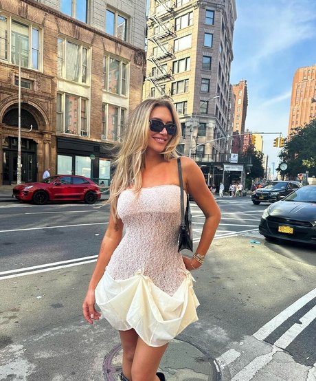 Anastasia Karanikolaou star art image