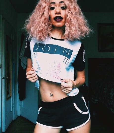 BlackKrystel star pretty pics