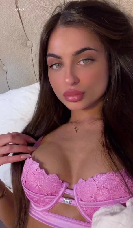 Rhiannon Kyra erotic pornstar pics