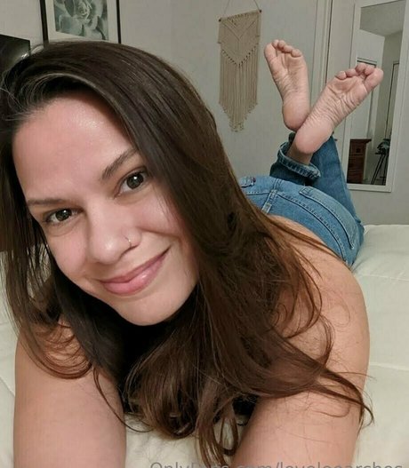 loveleearches star hot pic