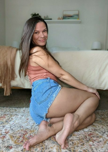 loveleearches sexy actress pics