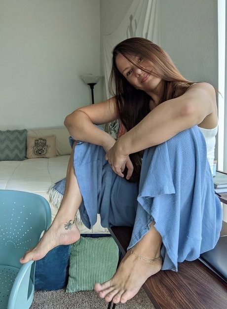 loveleearches Profile pic