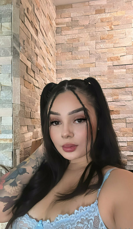 kendallknightt actress pics