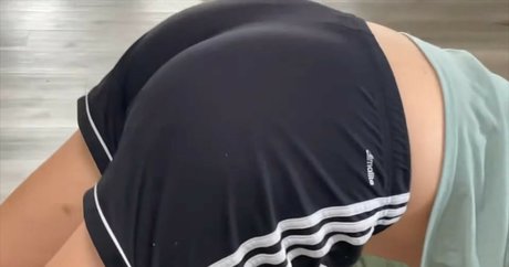 Rachel Ballinger star perfect photo