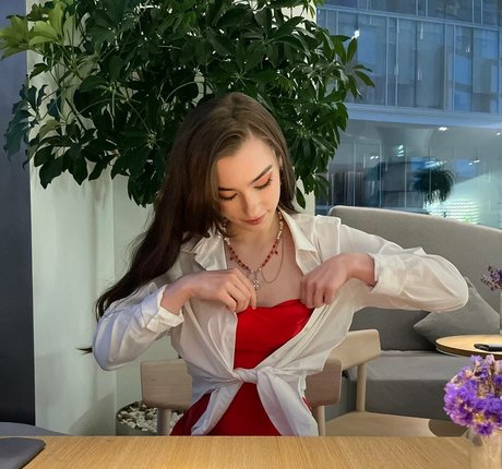 Evamosevich model exclusive image