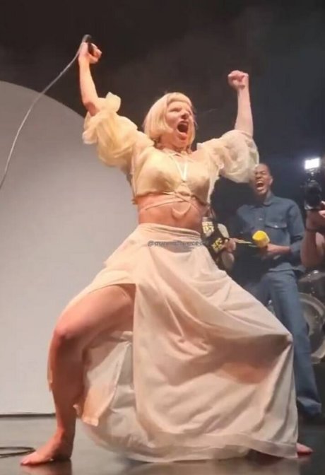 Aurora Aksnes star adult archive