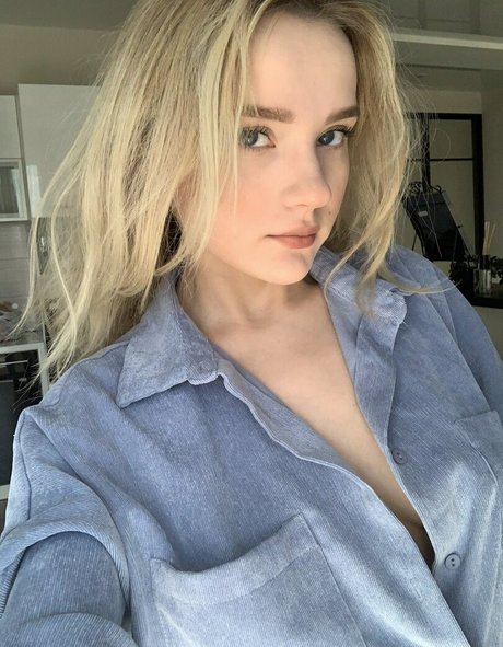 ShySonja star pornographic gallery