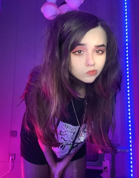 yuuechka pretty pornstar img