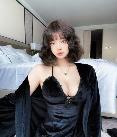 NotShiorii beautiful model pics