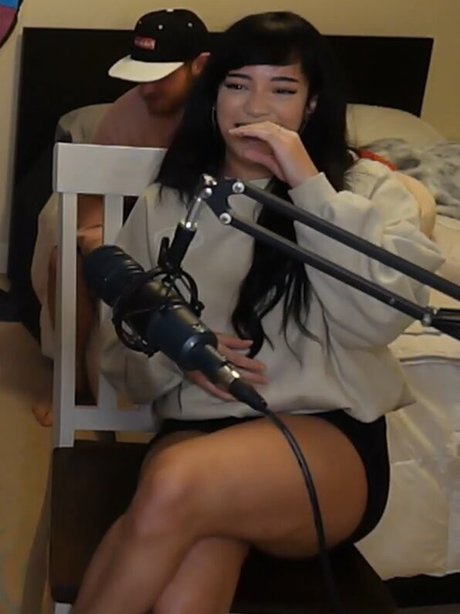 Cinnabrit naked star img